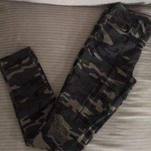 Camouflage jeans